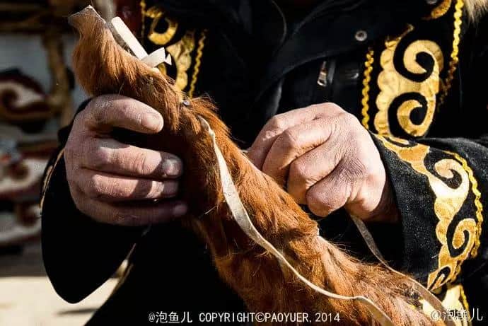 维吾尔族卡拉库尔胎羔皮帽制作过程 (3)